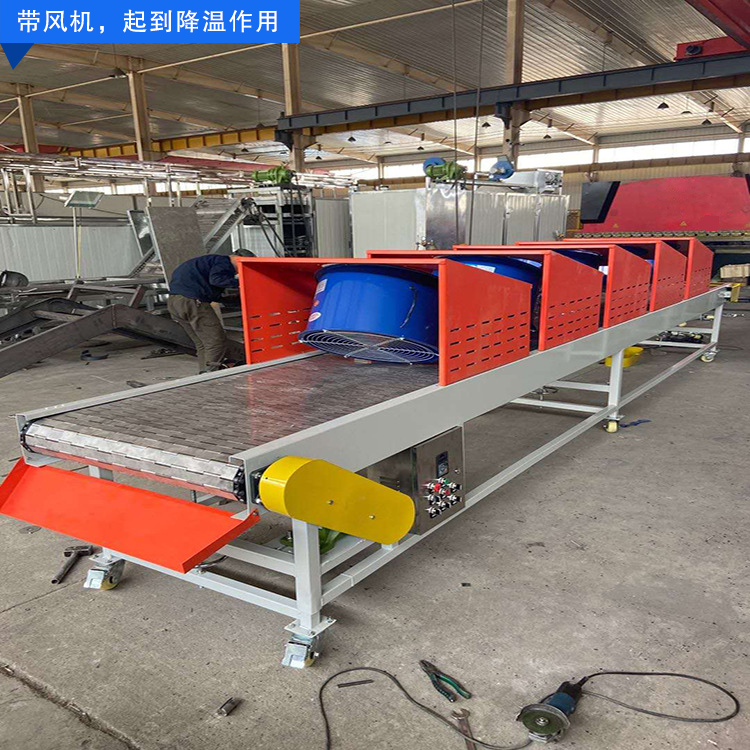 耐（nài）高溫鏈板輸送（sòng）機特點