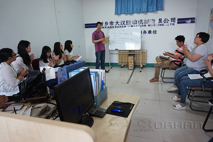 漢螺旋給料機實力雄厚（hòu），技術研發團隊上（shàng）百人